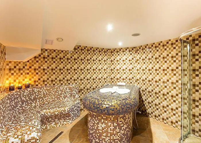 Family Romantika Хотел