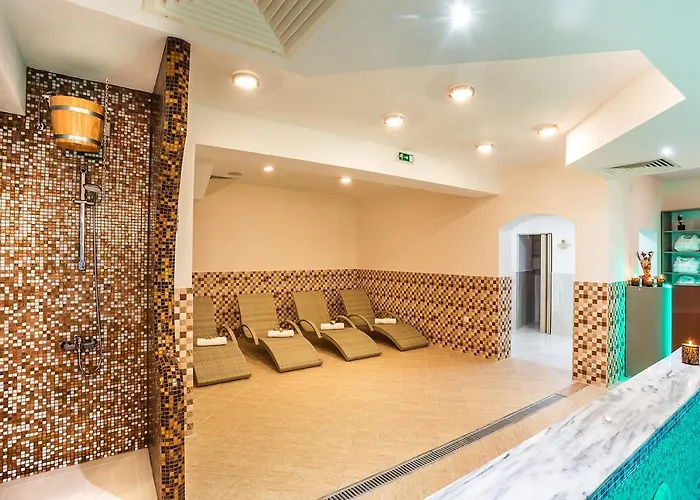 Family Romantika Хотел