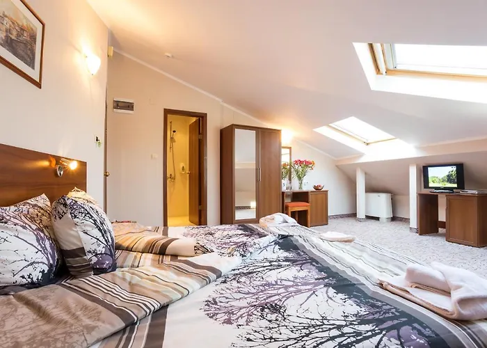 Хотел Family Romantika